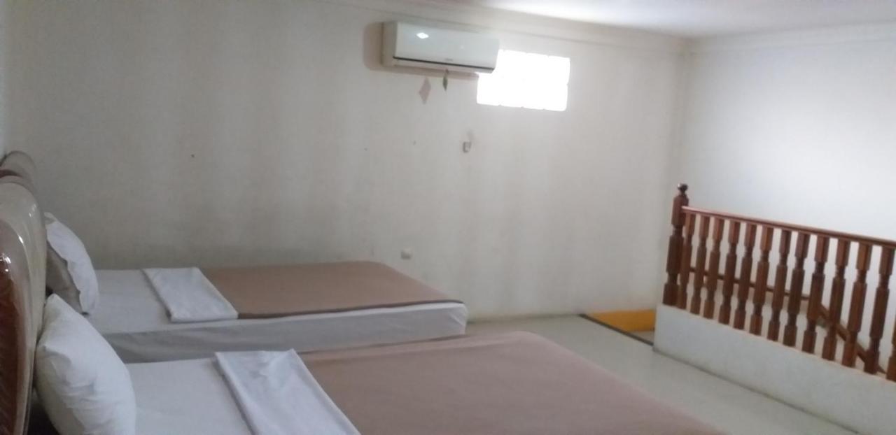 Intan Hotel Пурвакарта Экстерьер фото