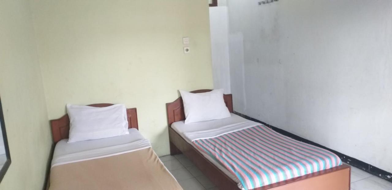 Intan Hotel Пурвакарта Экстерьер фото