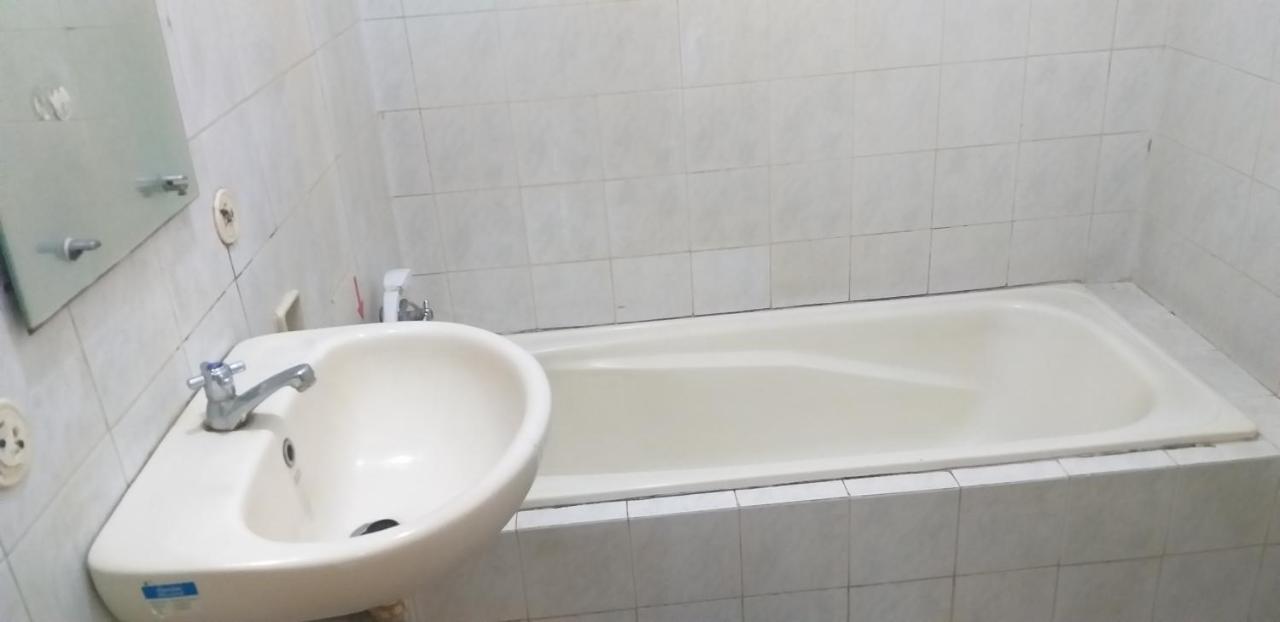 Intan Hotel Пурвакарта Экстерьер фото